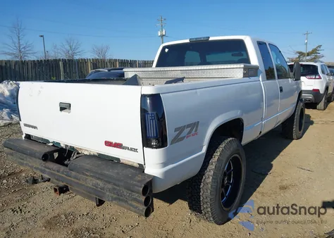 1997 GMC Sierra 1500 Sl Sportside/Sl Wideside z USA, uszkodzony, nr VIN 2GTEK19R2V1528870